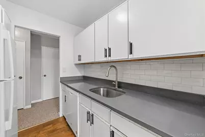 5 Sadore Lane #H3, Yonkers, NY 10710 - Photo 3