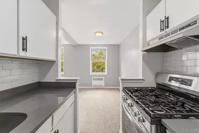 5 Sadore Lane #H3, Yonkers, NY 10710 - Photo 1