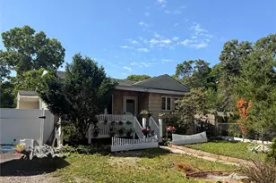 50 Beatrice Dr, Shirley, NY 11967 - Photo 3