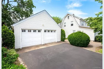 34 Remsen Avenue, Valley Stream, NY 11580 - Photo 3