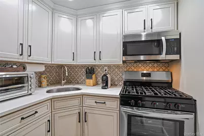 61-12 69th Street #2M, Middle Village, NY 11379 - Photo 11