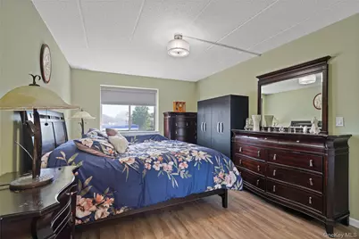 61-12 69th Street #2M, Middle Village, NY 11379 - Photo 25
