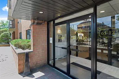61-12 69th Street #2M, Middle Village, NY 11379 - Photo 3