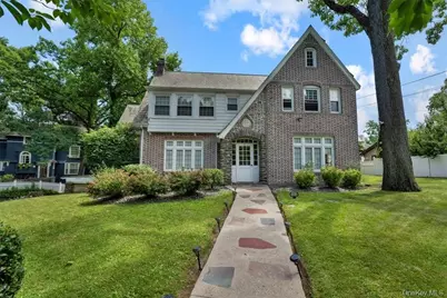 2 Rockland Avenue, Yonkers, NY 10705 - Photo 1