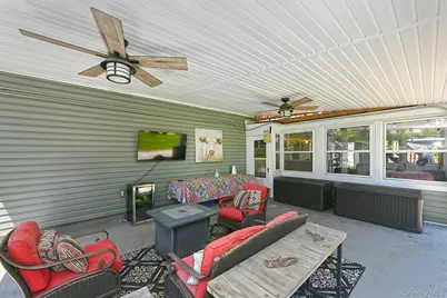 183 6th Avenue, Holtsville, NY 11742 - Photo 25