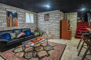 52-04 Redfield St, Douglaston, NY 11362 - Photo 31