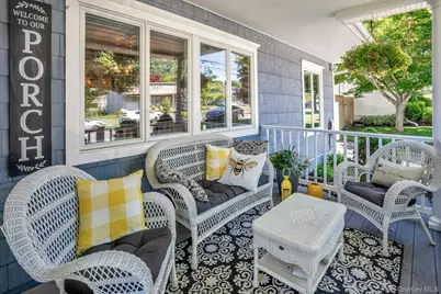 433 Hillside Avenue, West Sayville, NY 11769 - Photo 3
