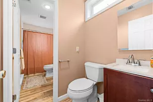 25 Harvey Ln, Ronkonkoma, NY 11779 - Photo 17