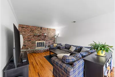 25 Harvey Lane, Ronkonkoma, NY 11779 - Photo 11
