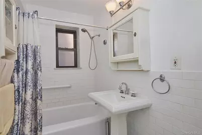 3616 Henry Hudson Parkway #6AN, Bronx, NY 10463 - Photo 9