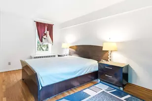 66-10 Thornton Pl, Rego Park, NY 11374 - Photo 17