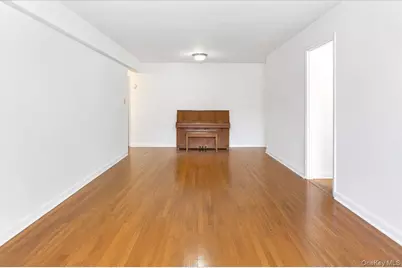 66-10 Thornton Place #2E, Rego Park, NY 11374 - Photo 7