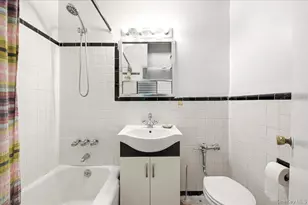 66-10 Thornton Pl, Rego Park, NY 11374 - Photo 15
