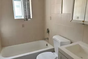 136-24 220th St, Springfield Gardens, NY 11413 - Photo 13