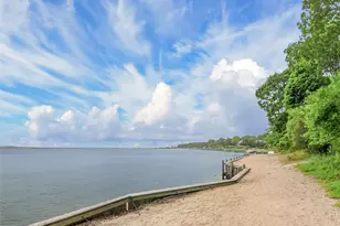 11 Bay View Dr, Hampton Bays, NY 11946 - Photo 9