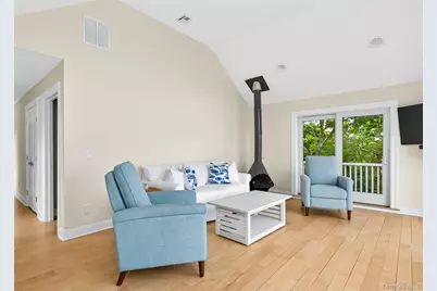 11 Bay View Drive, Hampton Bays, NY 11946 - Photo 17