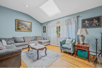 1000 Oakfield Avenue, North Bellmore, NY 11710 - Photo 9