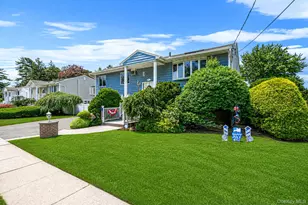 1000 Oakfield Ave, North Bellmore, NY 11710 - Photo 5
