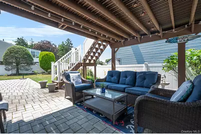 1000 Oakfield Avenue, North Bellmore, NY 11710 - Photo 35