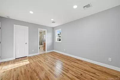 10 Curlin Lane, Saint James, NY 11780 - Photo 15