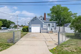 145 W Lido Prom, Lindenhurst, NY 11757 - Photo 3