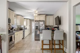 145 W Lido Prom, Lindenhurst, NY 11757 - Photo 11