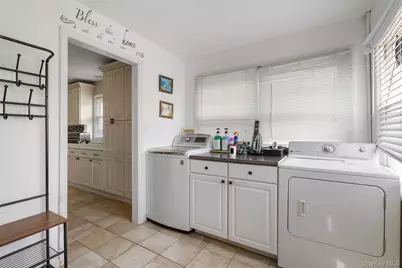 145 W Lido Prom, Lindenhurst, NY 11757 - Photo 13