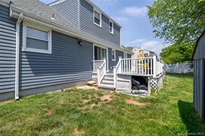 145 W Lido Prom, Lindenhurst, NY 11757 - Photo 23