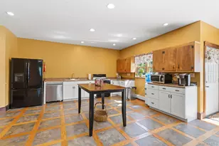2185 Sycamore Ave, Ronkonkoma, NY 11779 - Photo 19