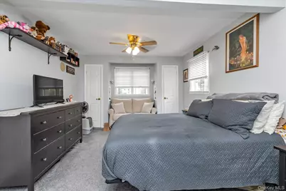 31 Sherwood Drive, East Islip, NY 11730 - Photo 11