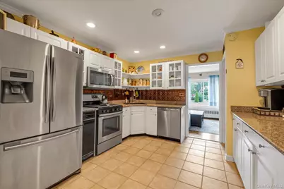31 Sherwood Drive, East Islip, NY 11730 - Photo 3