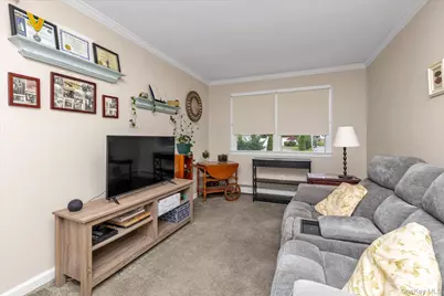 31 Sherwood Drive, East Islip, NY 11730 - Photo 17
