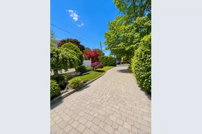 110 Roosevelt Avenue, Inwood, NY 11096 - Photo 23