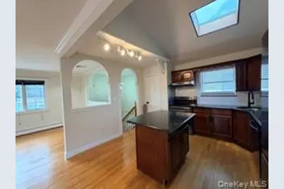 23 W Alhambra Avenue, Lindenhurst, NY 11757 - Photo 5