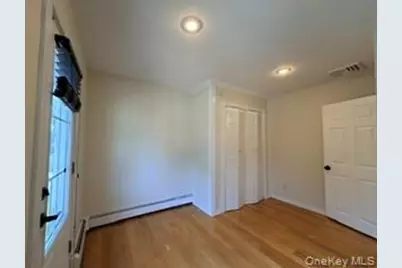 23 W Alhambra Avenue, Lindenhurst, NY 11757 - Photo 17