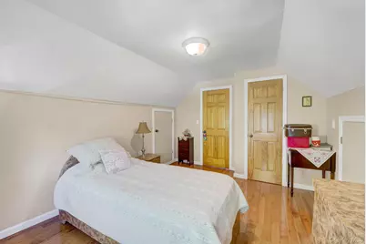 32 Celler Avenue, New Hyde Park, NY 11040 - Photo 21