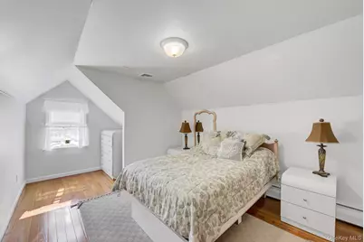 32 Celler Avenue, New Hyde Park, NY 11040 - Photo 17