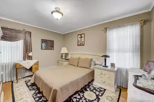 32 Celler Ave, New Hyde Park, NY 11040 - Photo 11