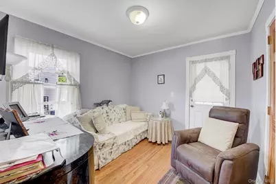 32 Celler Avenue, New Hyde Park, NY 11040 - Photo 13