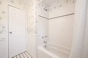 108 Ketewamoke Ave, Babylon, NY 11702 - Photo 17