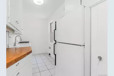 2711 Henry Hudson Parkway #6D, Bronx, NY 10463 - Photo 9