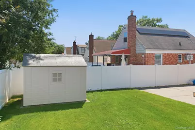 10 Everett Street, Valley Stream, NY 11580 - Photo 5