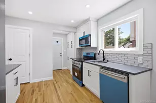 107 E St Marks Pl, Valley Stream, NY 11580 - Photo 9