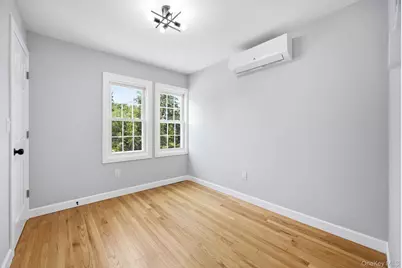 107 E Saint Marks Place, Valley Stream, NY 11580 - Photo 11