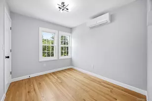 107 E St Marks Pl, Valley Stream, NY 11580 - Photo 11