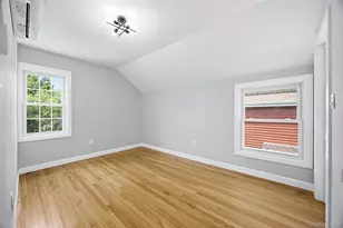 107 E St Marks Pl, Valley Stream, NY 11580 - Photo 15