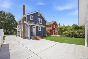 107 E St Marks Pl, Valley Stream, NY 11580 - Photo 21