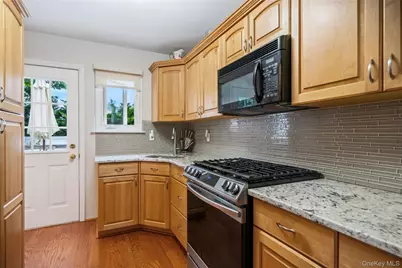 90 W 14th Street, Deer Park, NY 11729 - Photo 13