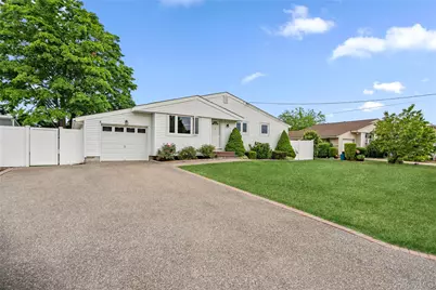 90 W 14th Street, Deer Park, NY 11729 - Photo 3