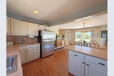 19 Cold Spring Court, Southampton, NY 11968 - Photo 11